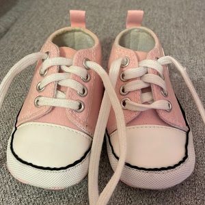 Pink baby shoes. Size 2